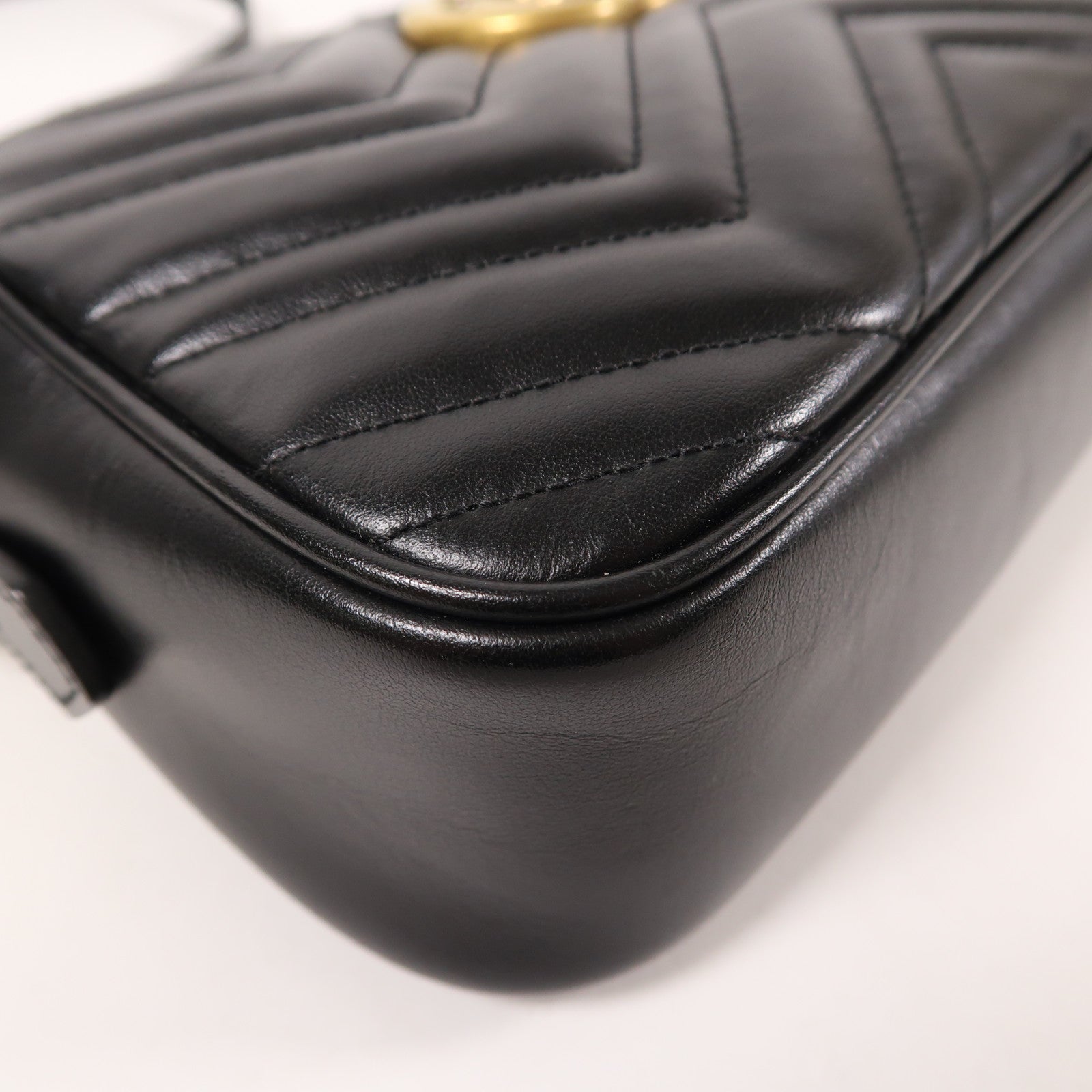 GUCCI 皮革GG Marmont Small Camera Bag金扣肩背袋