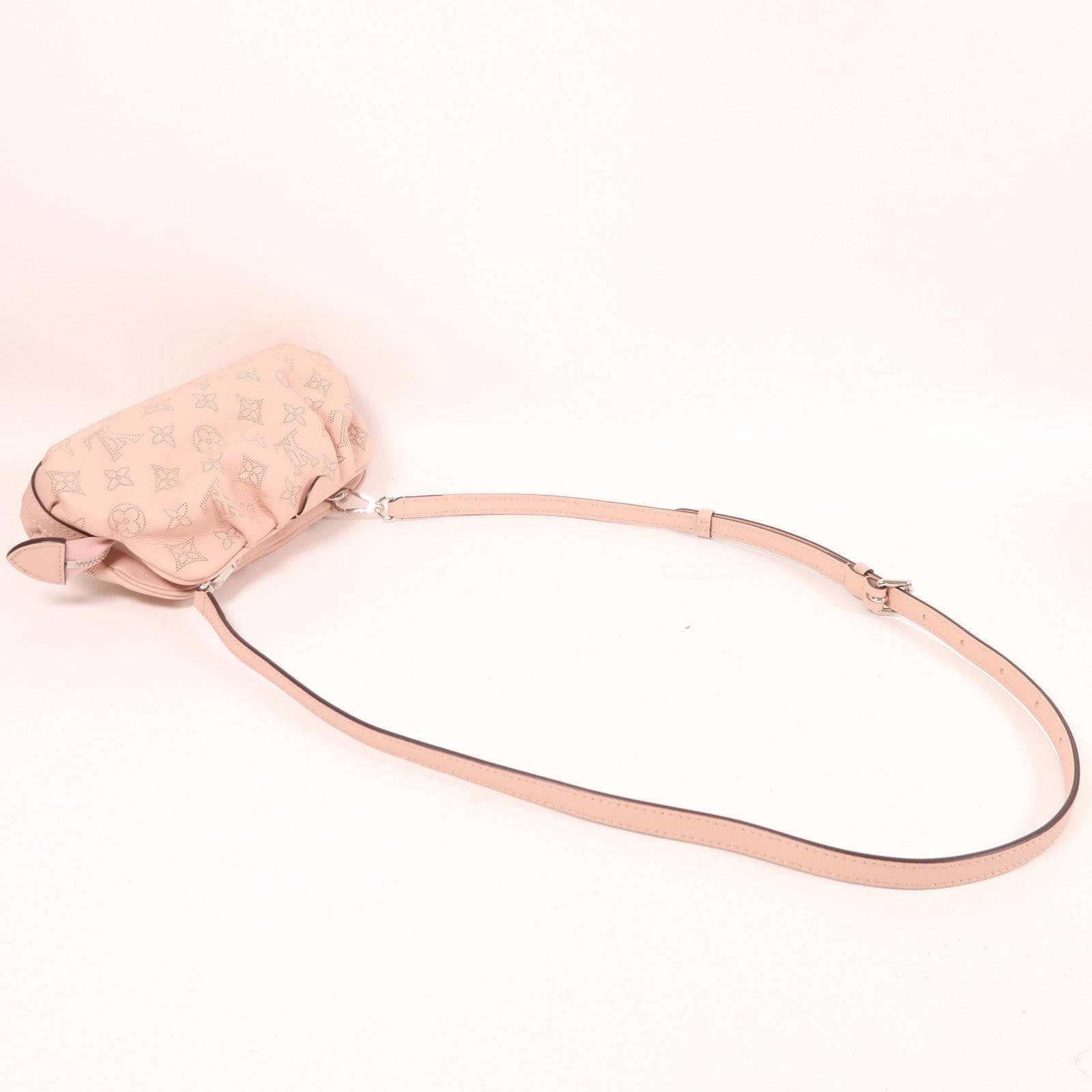 LOUIS VUITTON Monogram Mahina Scala Mini Pouch銀扣肩背袋