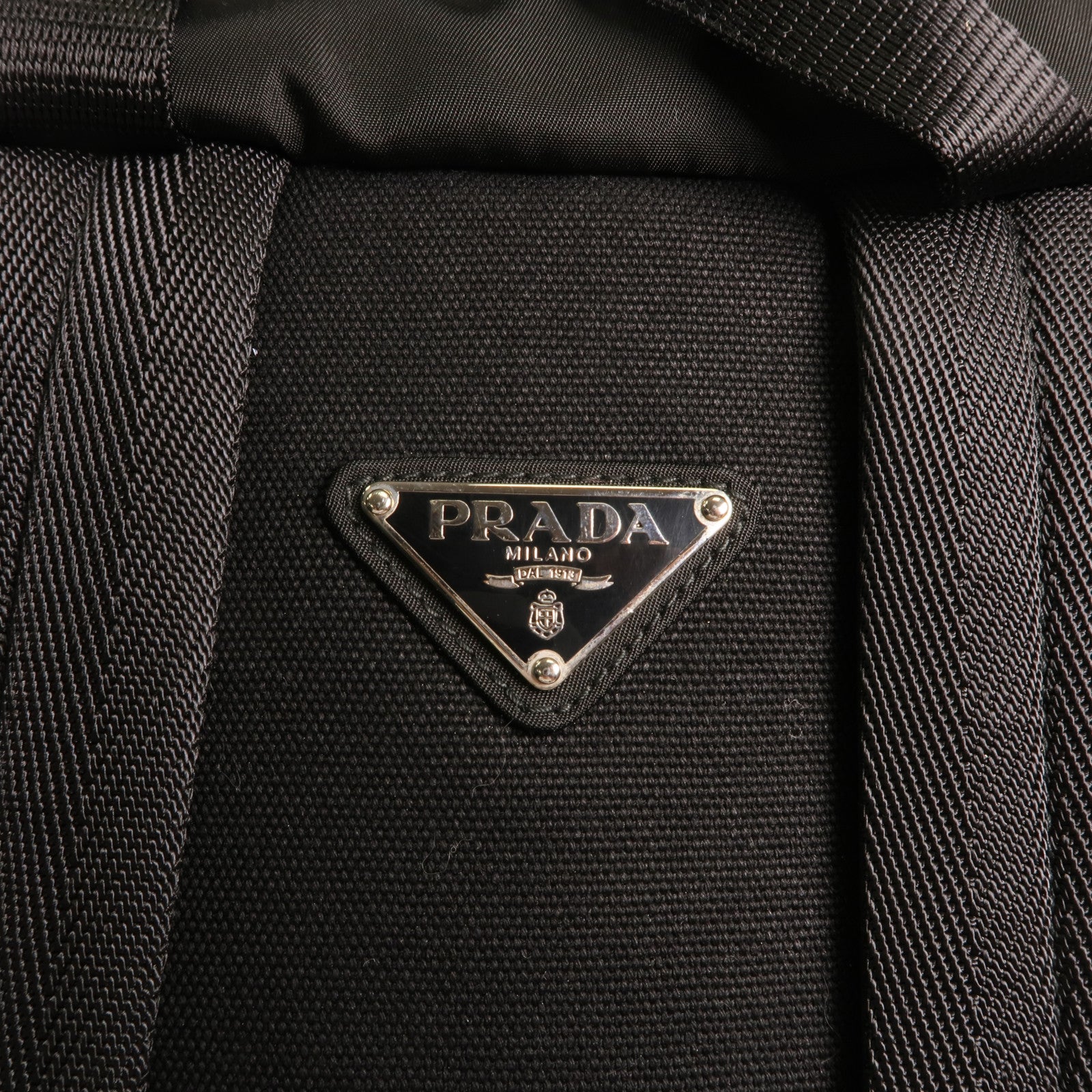 PRADA 尼龍Rucksack銀扣背包