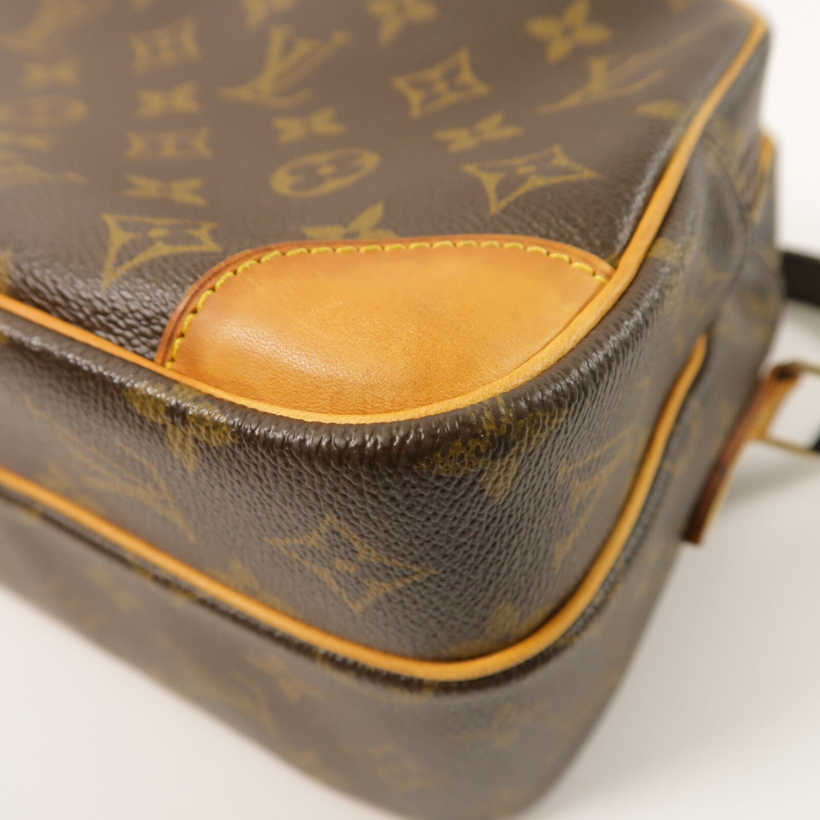 LOUIS VUITTON Monogram Nile金扣肩背袋