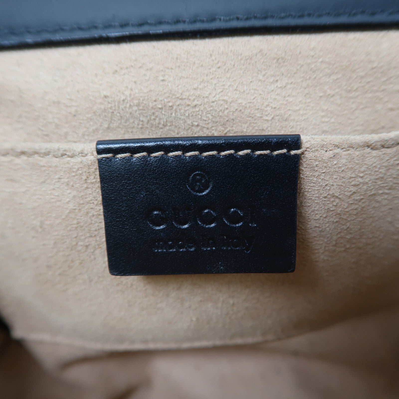 GUCCI 【激減優惠】皮革Padlock金扣鏈帶肩背袋黑色