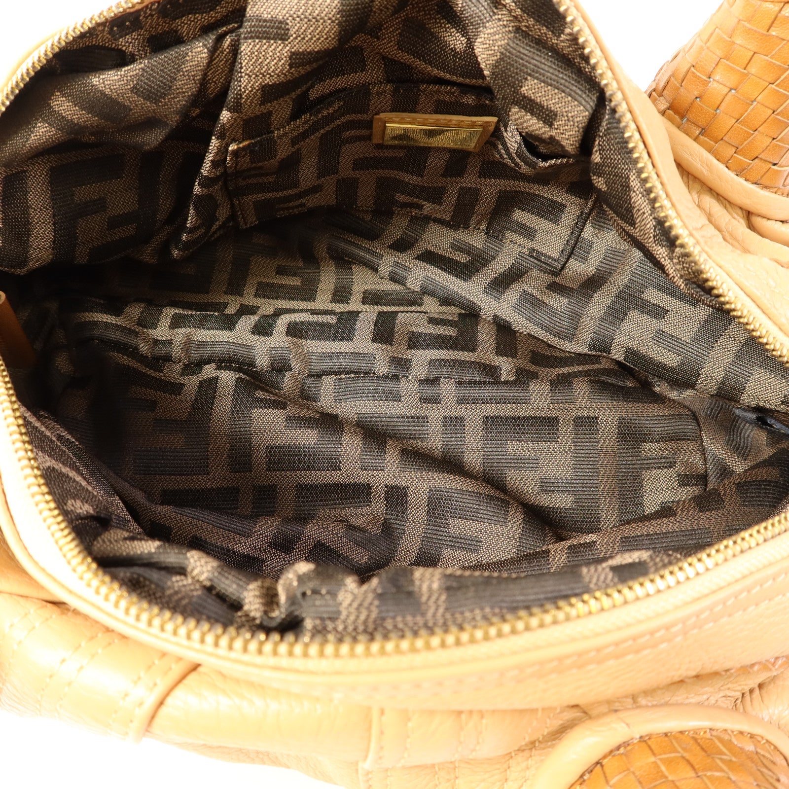 FENDI 牛皮皮革Shoulder Bag金扣肩背袋