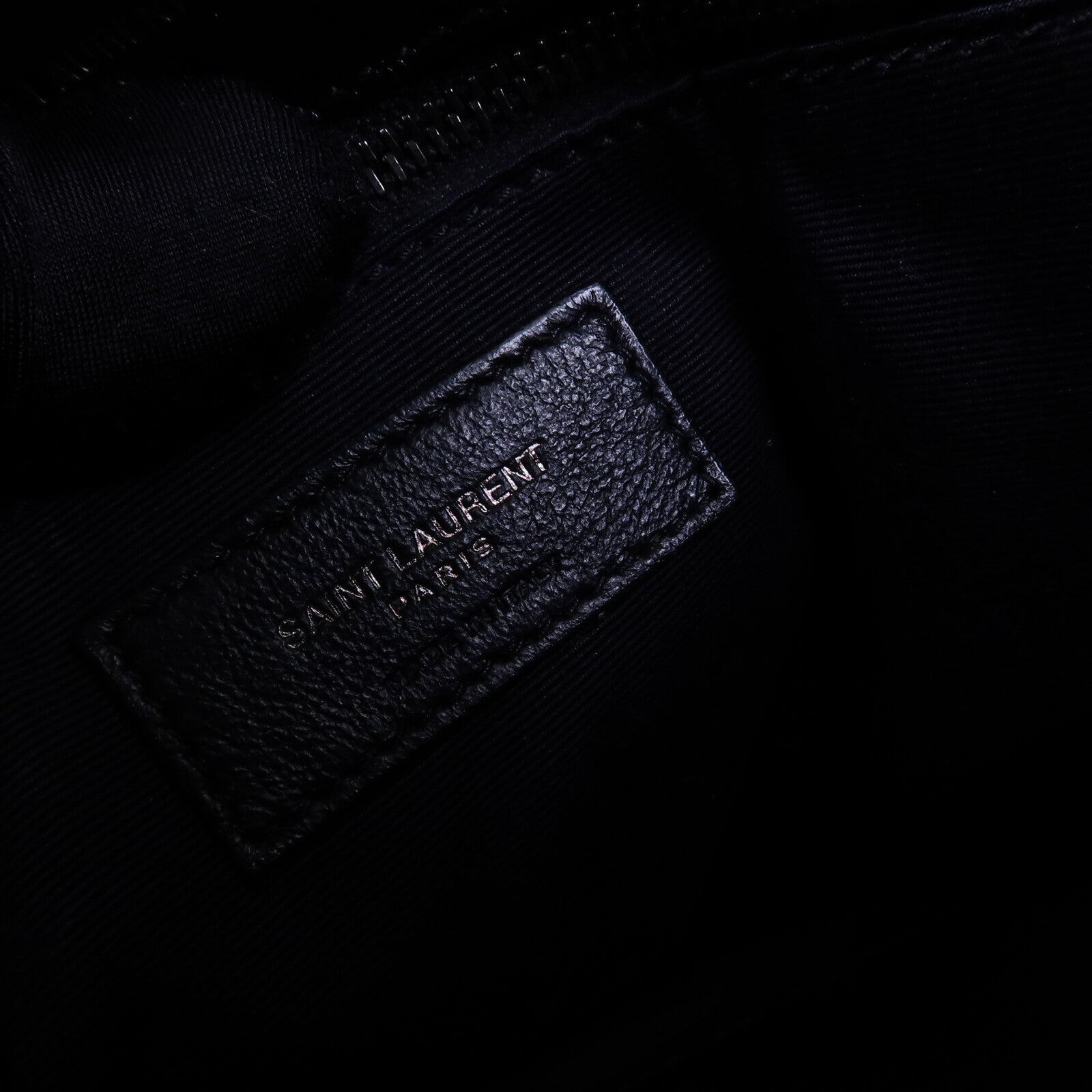 YVES SAINT LAURENT 牛皮皮革Niki Medium鏈帶肩背袋