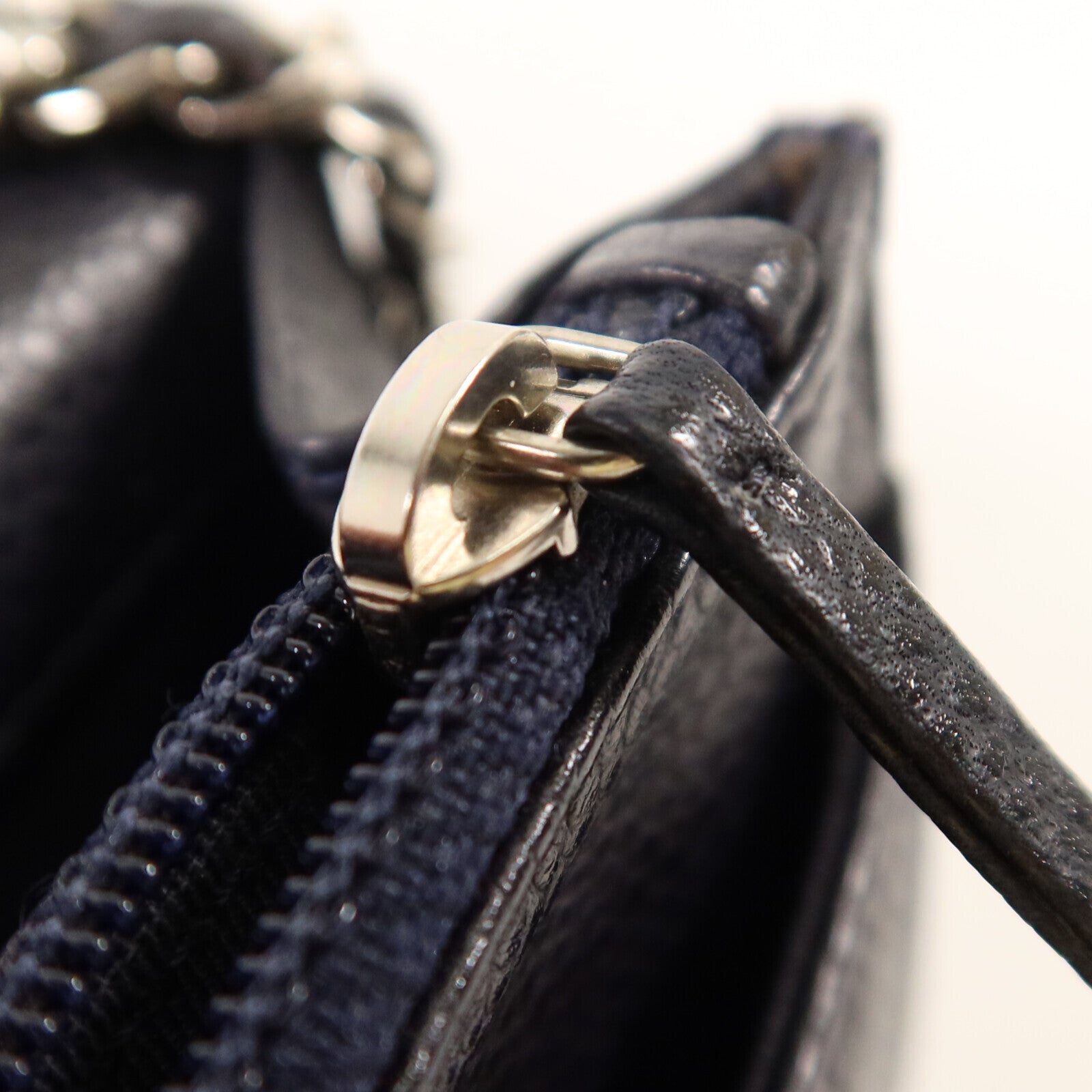 CHANEL 牛皮皮革Wallet On Chain銀扣鏈帶肩背袋