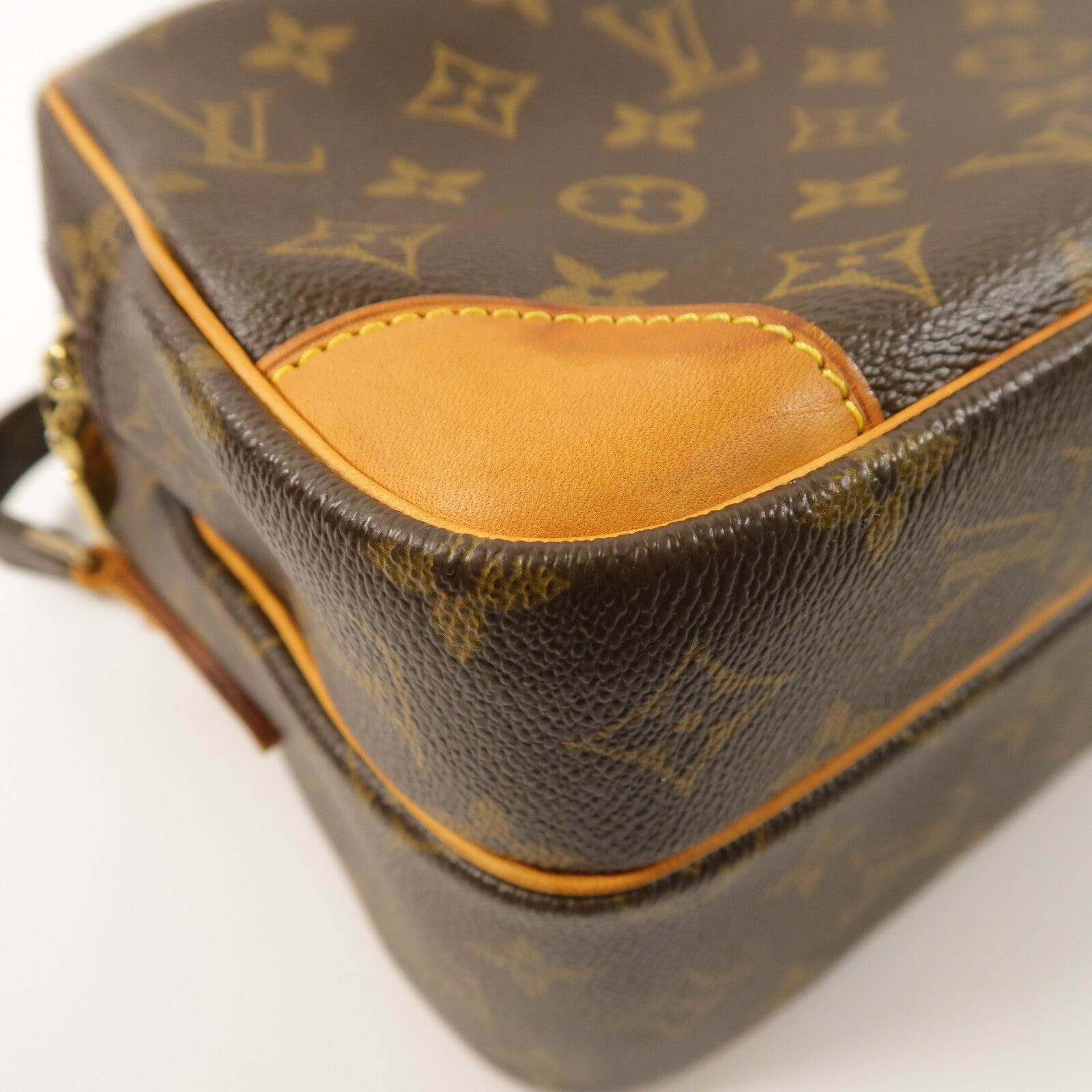 LOUIS VUITTON Monogram Nile金扣肩背袋
