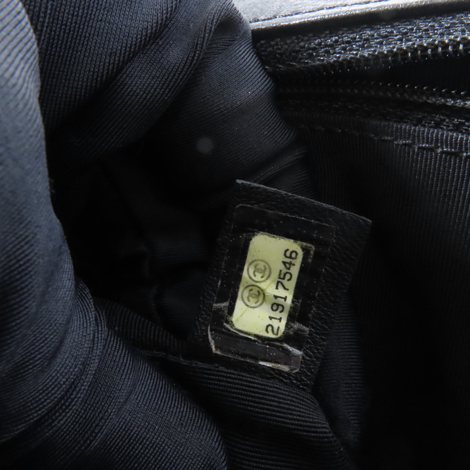 CHANEL 羊皮皮革Boy 28金扣鏈帶肩背袋