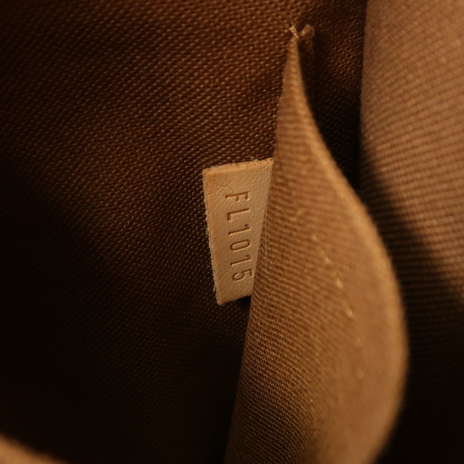 LOUIS VUITTON Monogram Popincourt Haut金扣肩背袋