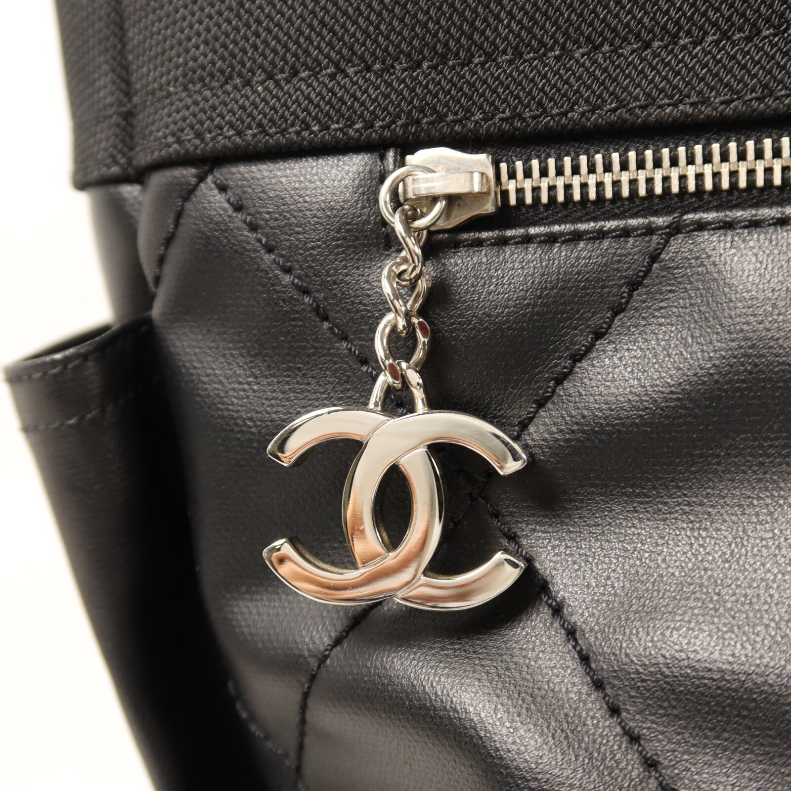 CHANEL 塗層帆布Biarritz Totebag MM銀扣手挽袋