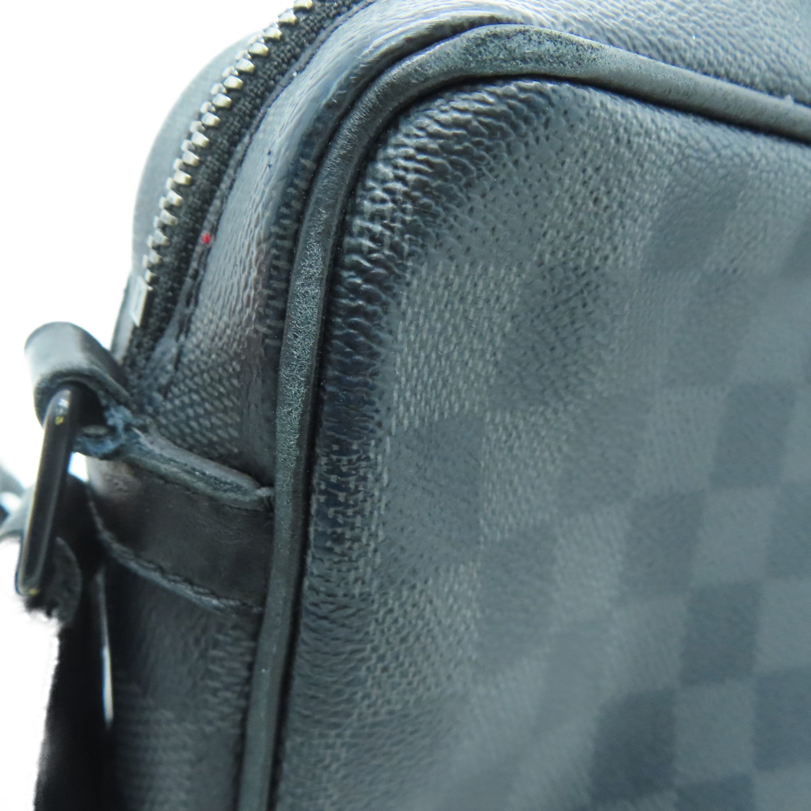LOUIS VUITTON Damier Graphite Utility Messenger Bag肩背袋黑色