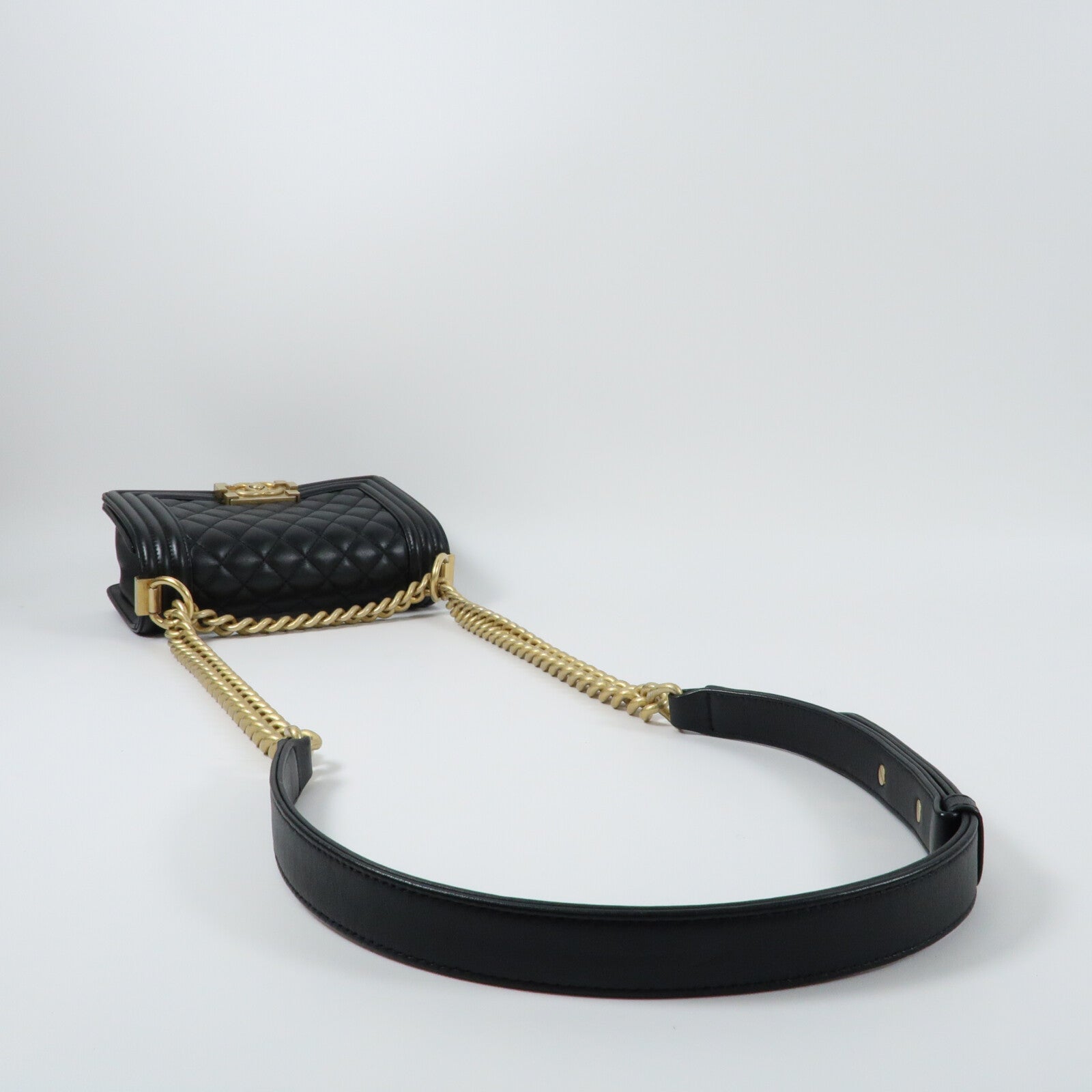 CHANEL 牛皮皮革Boy 20金扣鏈帶肩背袋