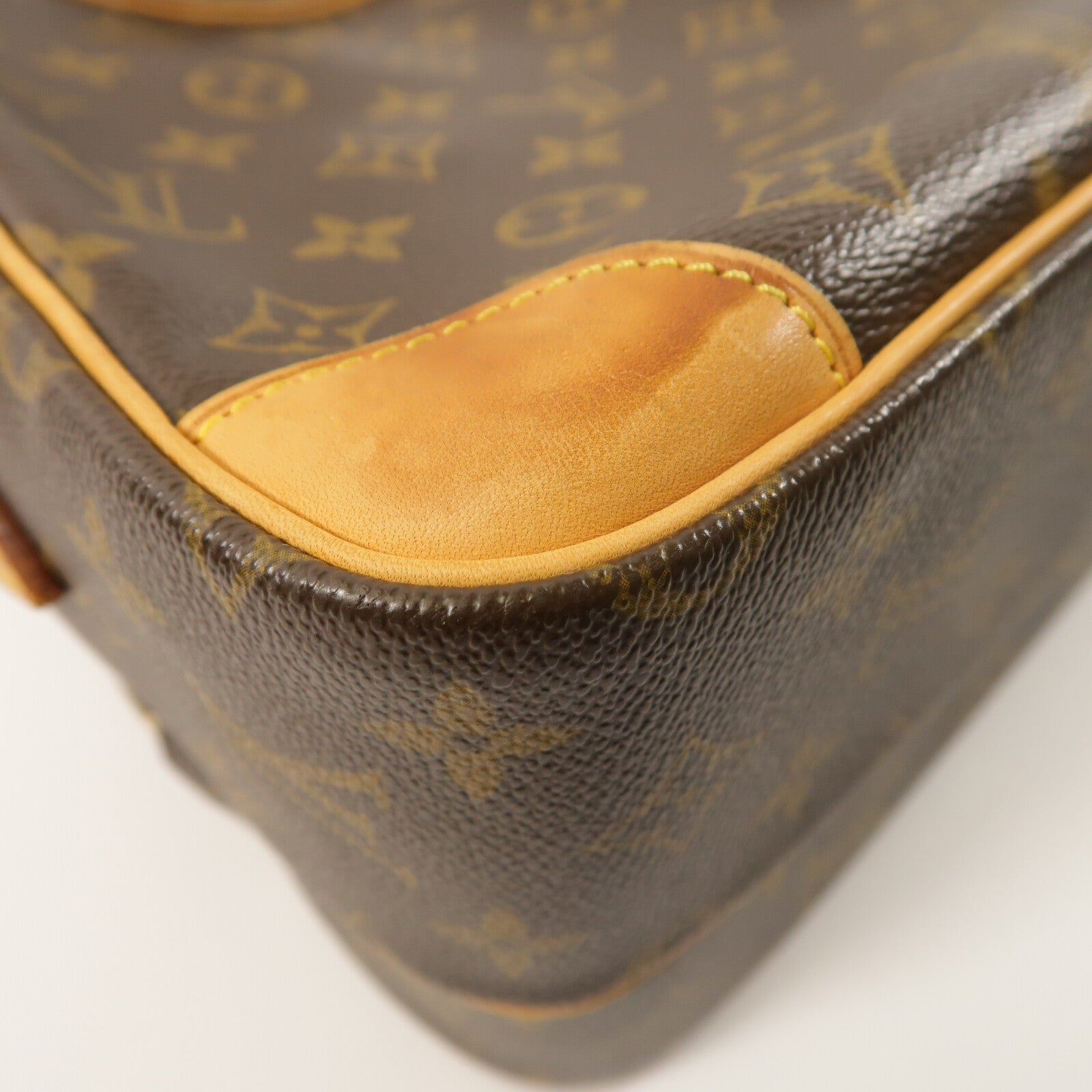 LOUIS VUITTON Monogram Nile金扣肩背袋