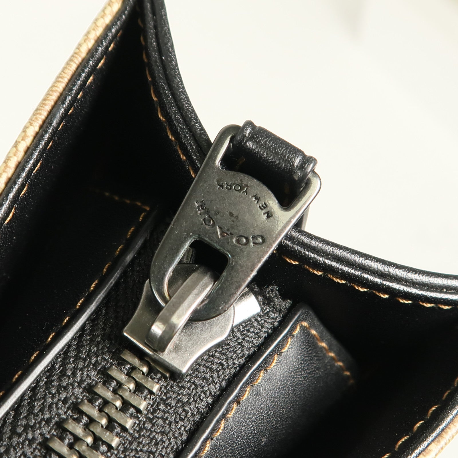 COACH 牛皮皮革/塗層帆布Shoulder Bag肩背袋