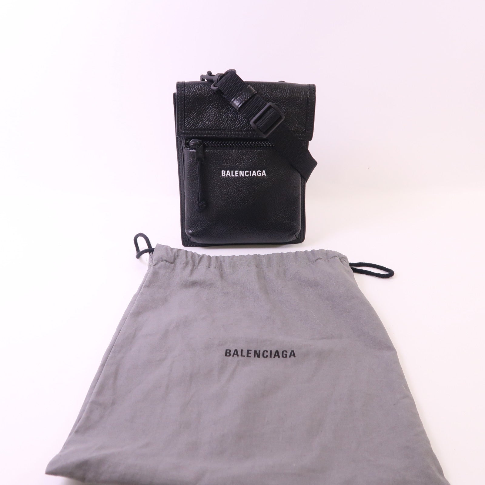BALENCIAGA 牛皮皮革Explorer Pouch肩背袋