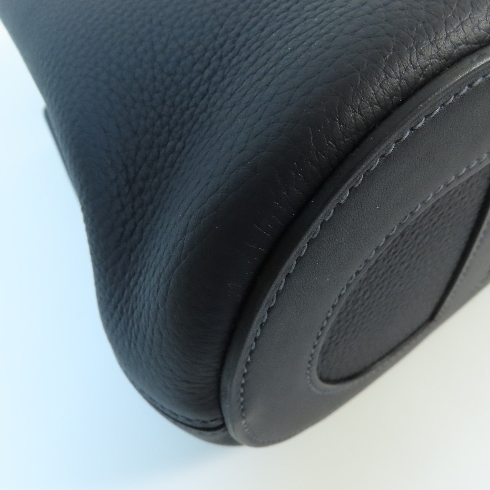 HERMES【激減優惠】 Clemence皮革In The Loop 18金扣手挽袋Bleu Nuit