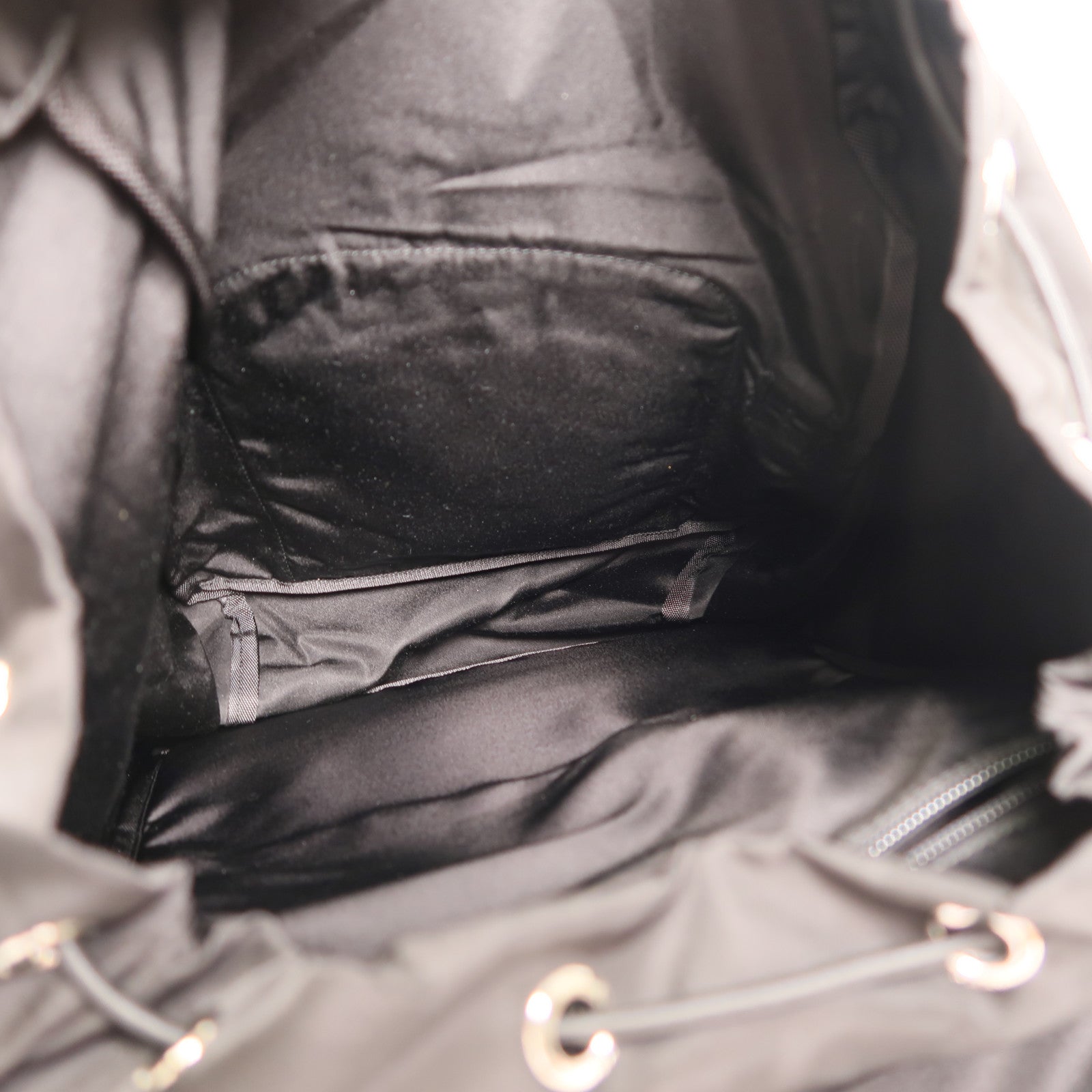 PRADA 尼龍Rucksack銀扣背包