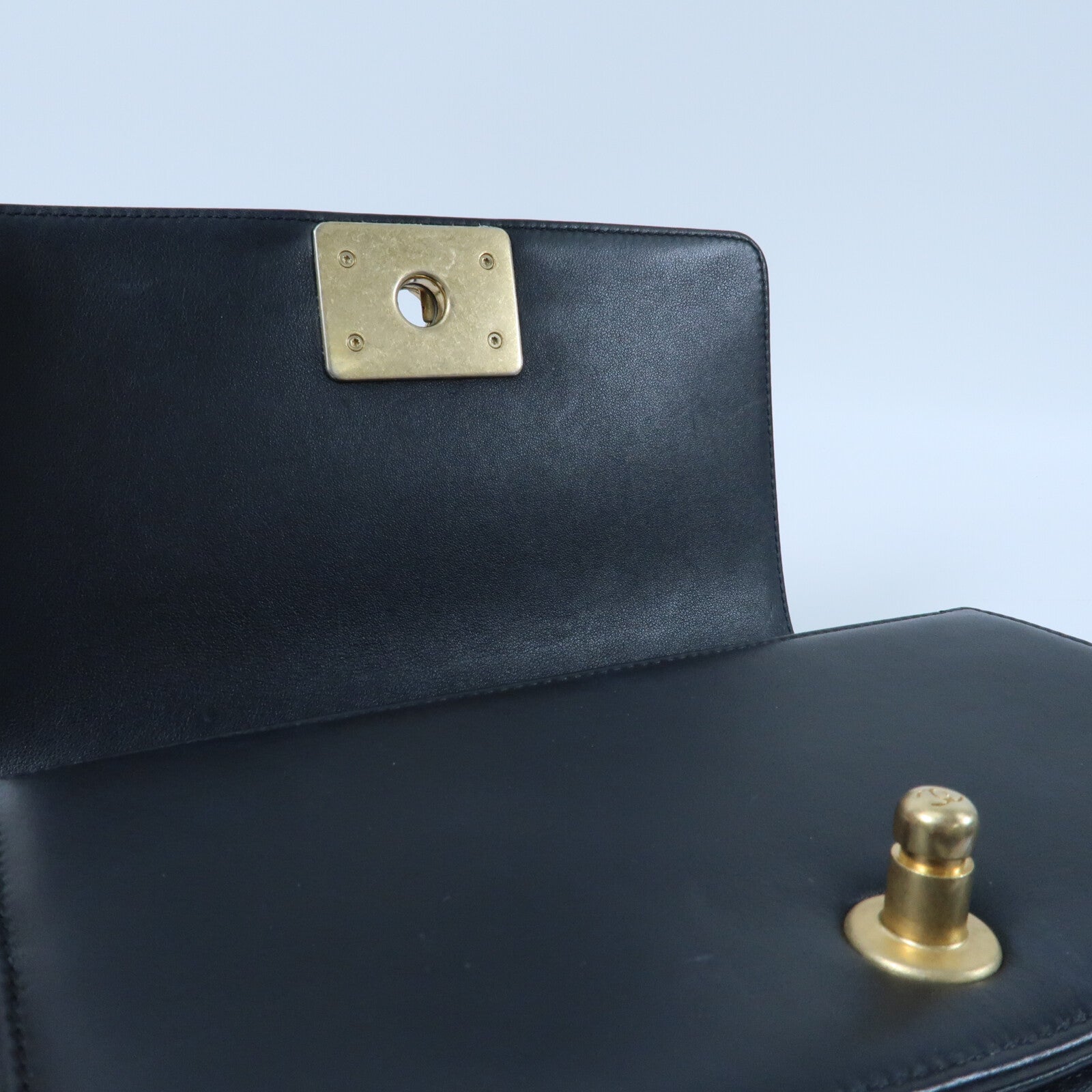 CHANEL 牛皮皮革Boy 20金扣鏈帶肩背袋