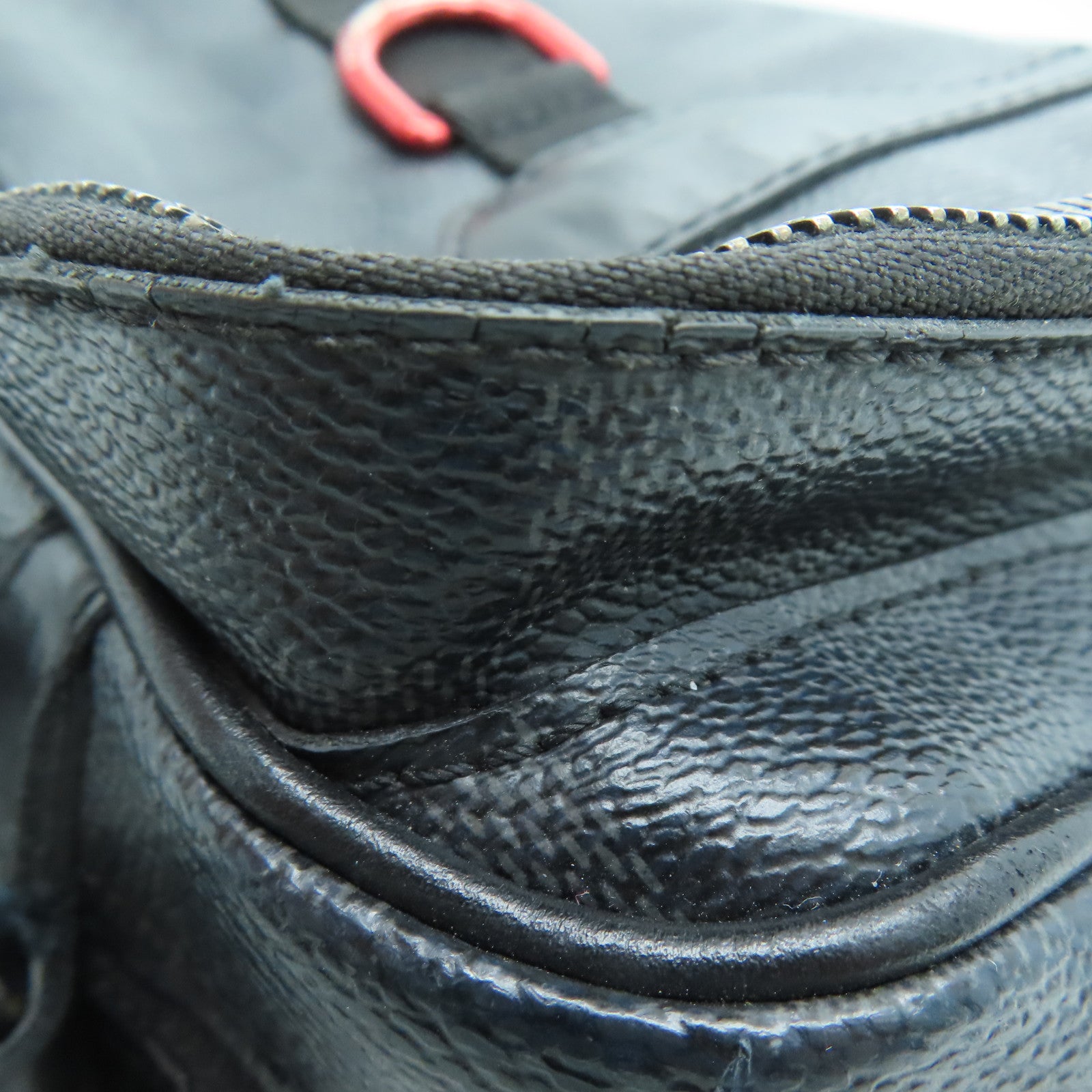 LOUIS VUITTON Damier Graphite Utility Messenger Bag肩背袋黑色
