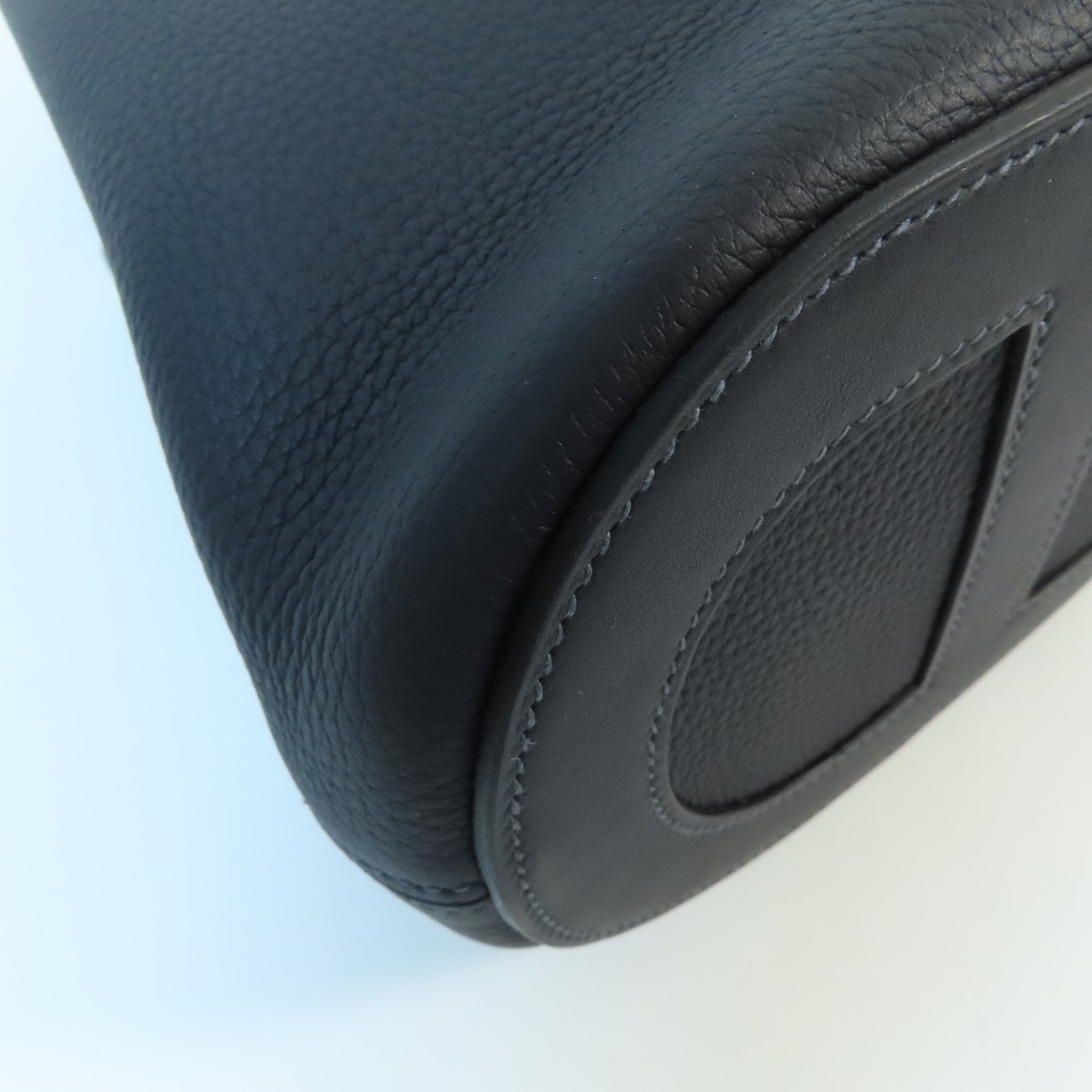 HERMES【激減優惠】 Clemence皮革In The Loop 18金扣手挽袋Bleu Nuit