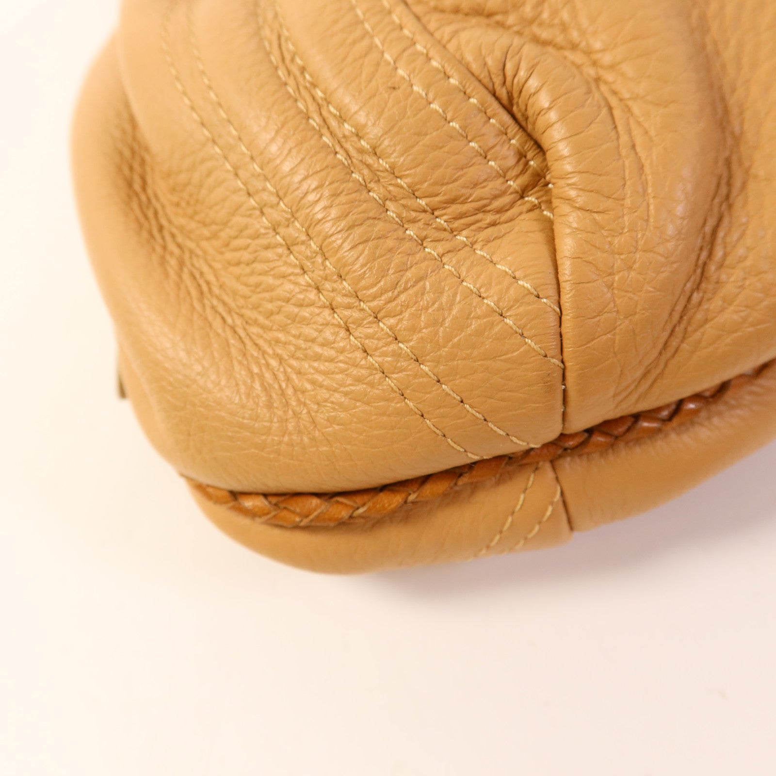 FENDI 牛皮皮革Shoulder Bag金扣肩背袋
