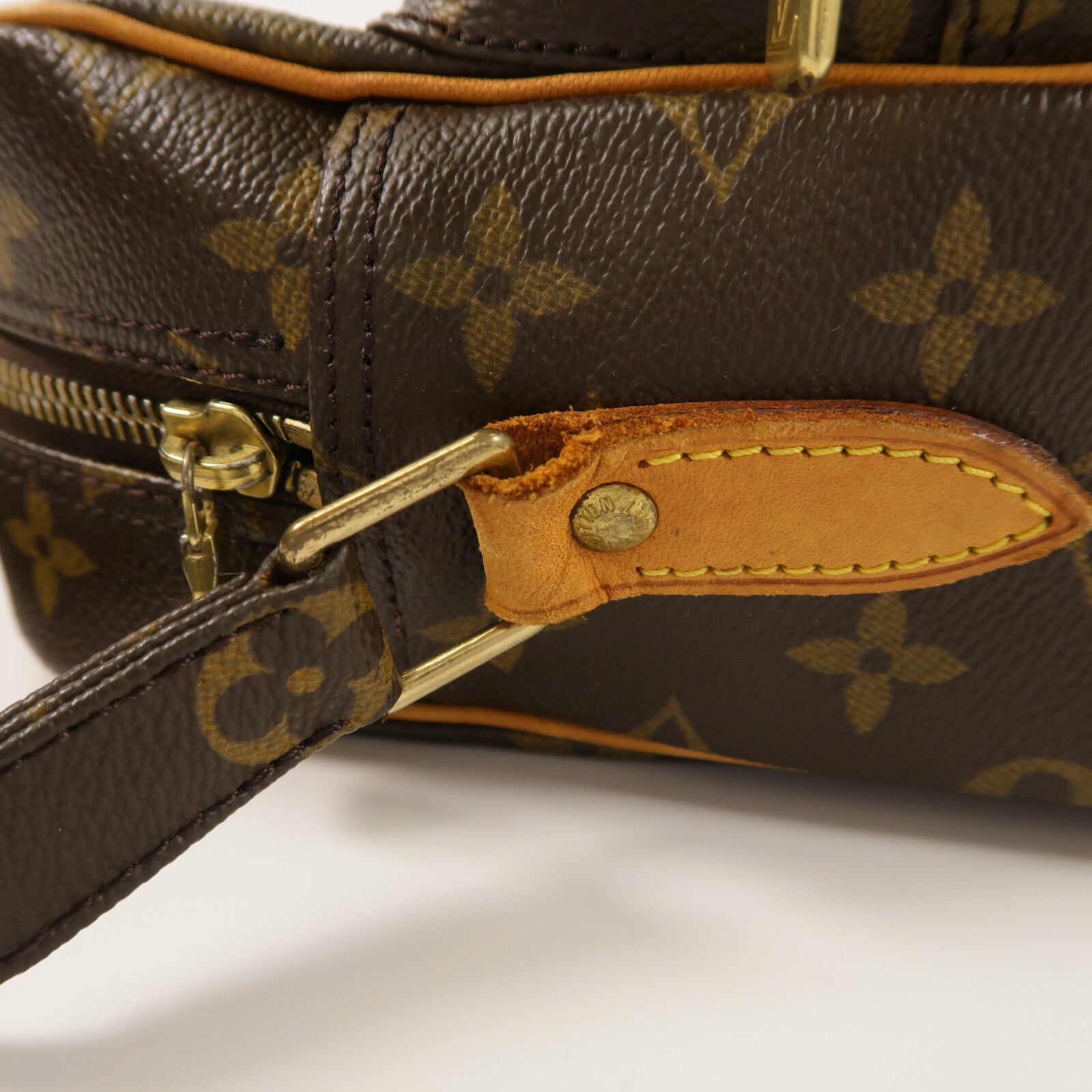 LOUIS VUITTON Monogram Nile金扣肩背袋