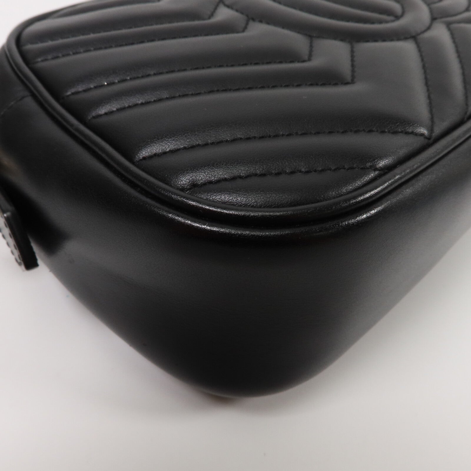 GUCCI 牛皮皮革GG Marmont肩背袋