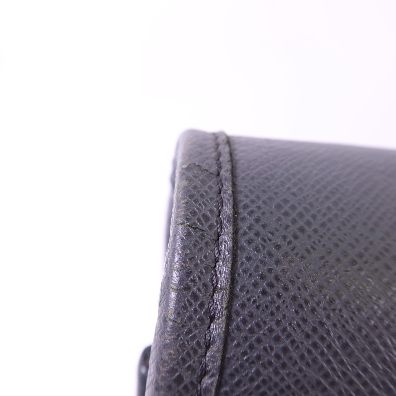 LOUIS VUITTON Taiga Anton Messenger Bag銀扣公事包