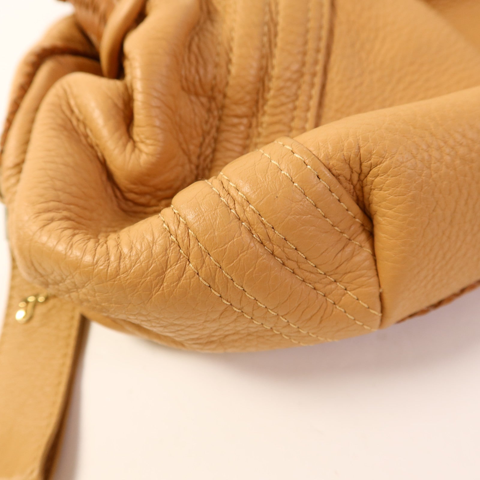 FENDI 牛皮皮革Shoulder Bag金扣肩背袋