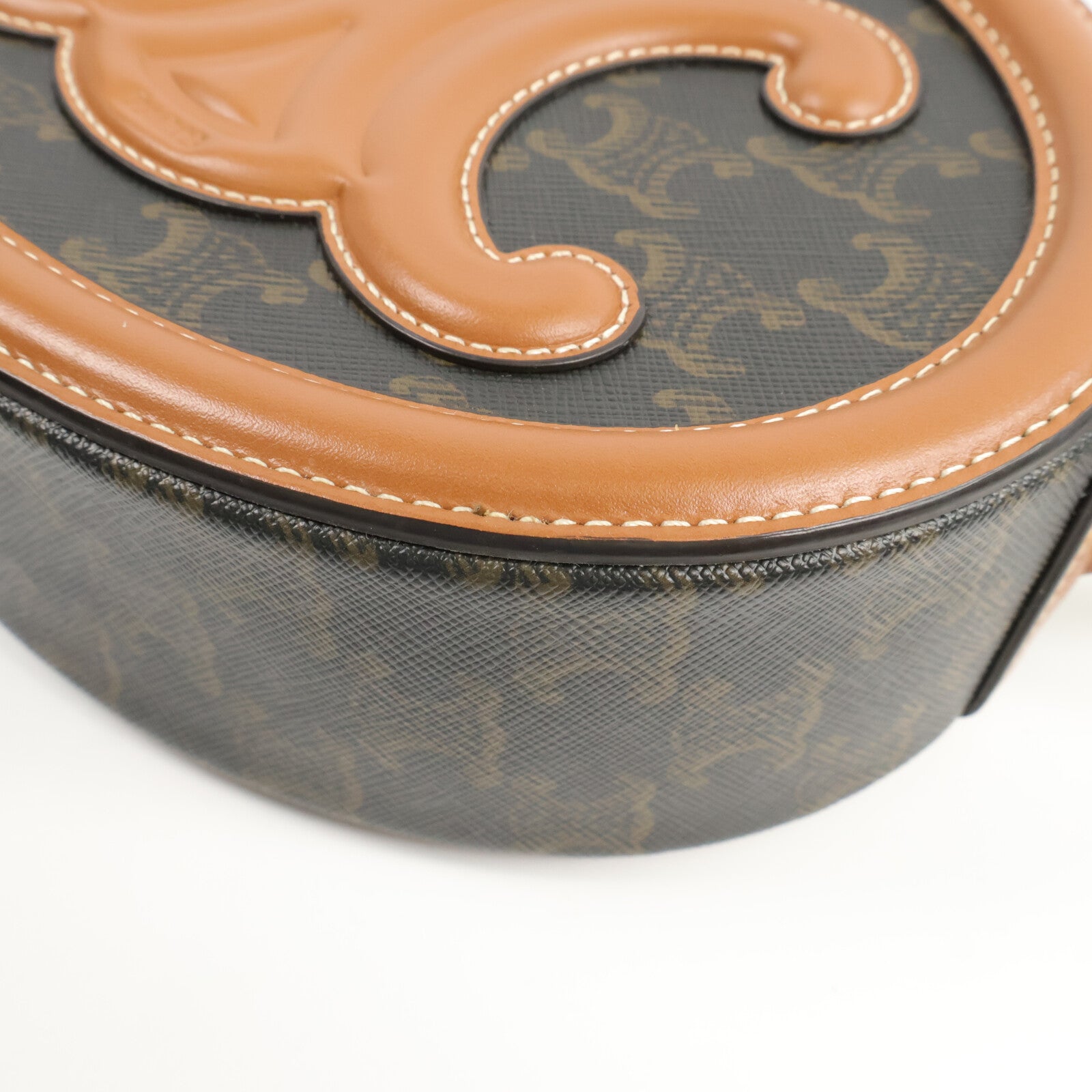 CELINE 牛皮皮革/塗層帆布Cuir Triomphe Oval肩背袋