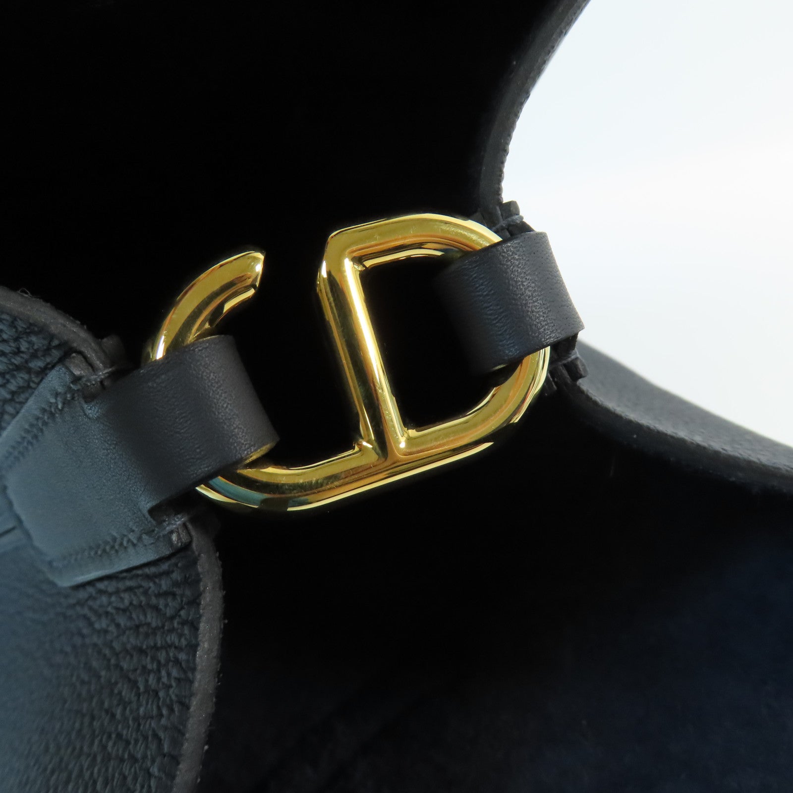 HERMES【激減優惠】 Clemence皮革In The Loop 18金扣手挽袋Bleu Nuit