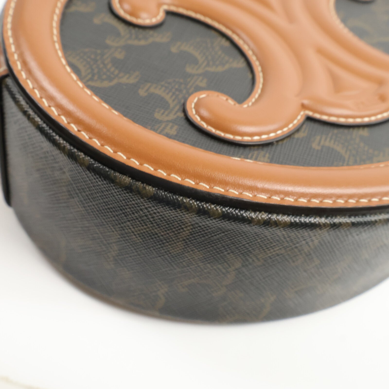 CELINE 牛皮皮革/塗層帆布Cuir Triomphe Oval肩背袋