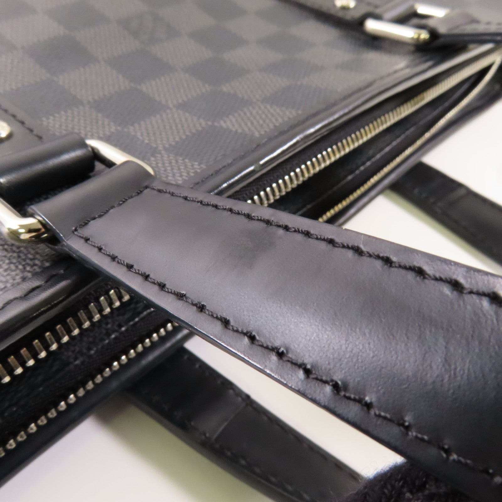 LOUIS VUITTON Damier Graphite Tadao MM銀扣手挽肩背兩用袋