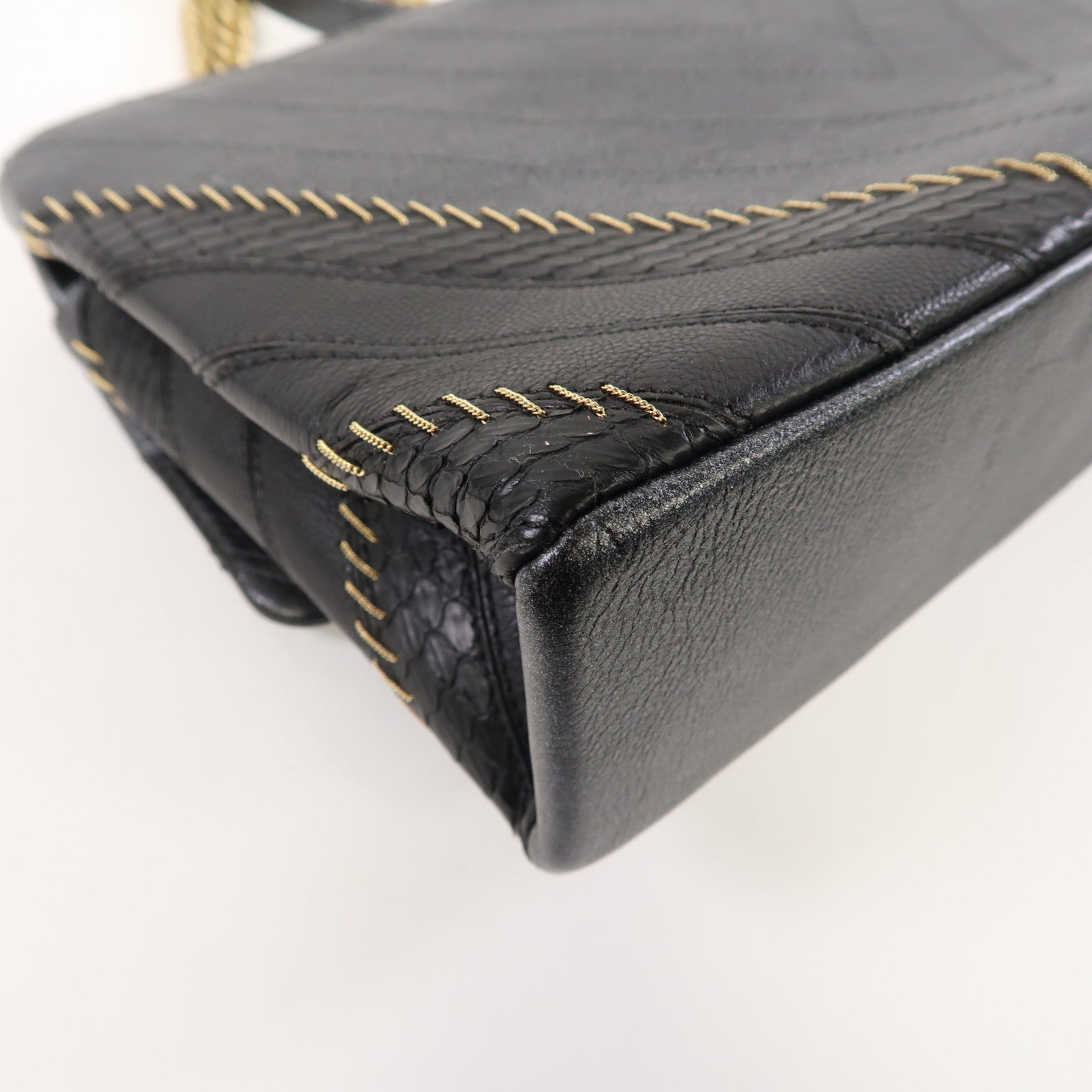 CHANEL 【激減優惠】牛皮皮革/蛇皮皮革Shoulder Bag金扣鏈帶肩背袋黑色