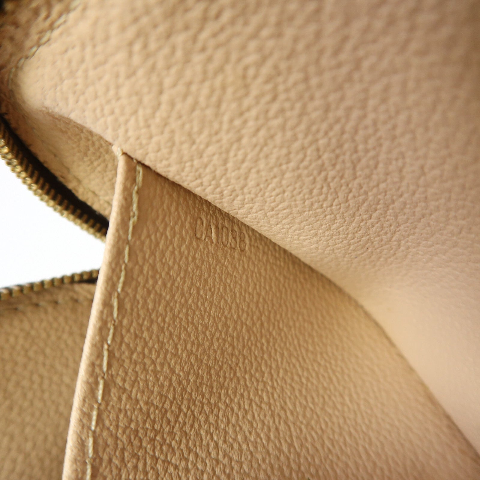 LOUIS VUITTON Monogram Cosmetic Pouch PM金扣手拿包啡色