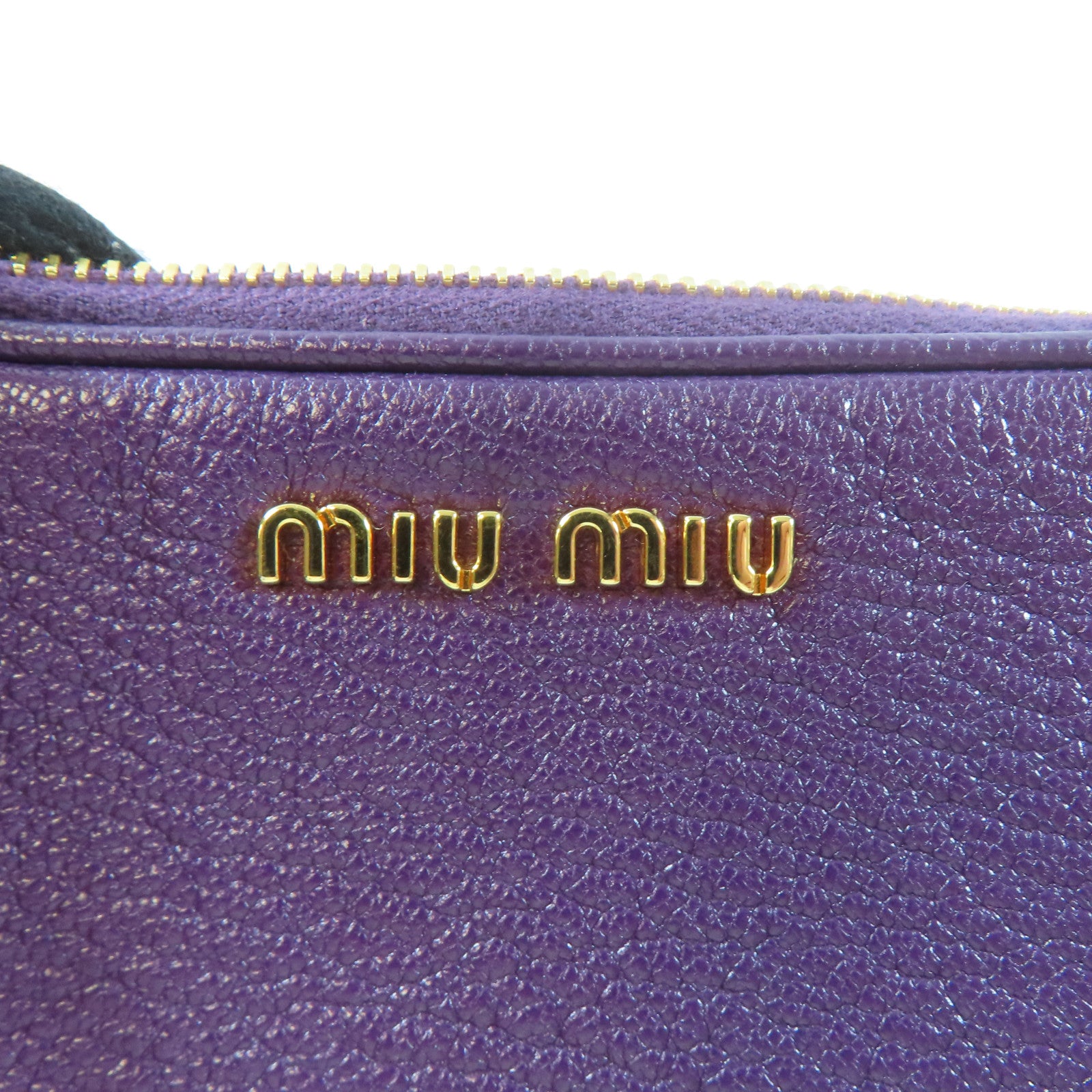 Miu Miu 牛皮皮革Pouch金扣手拿包紫色