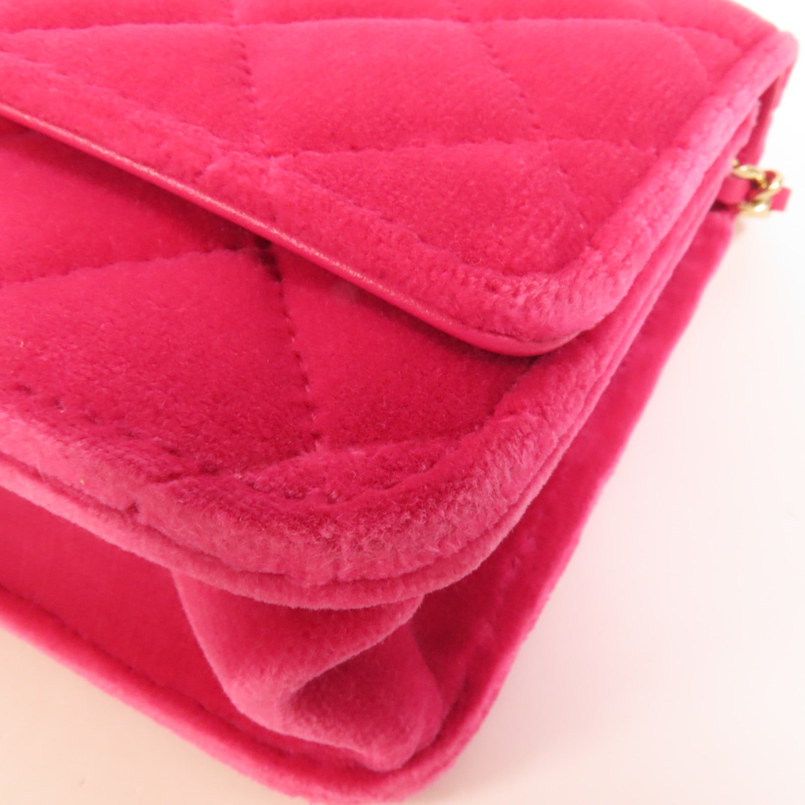 CHANEL 天鵝絨WOC Wallet On Chain金扣鏈帶肩背袋