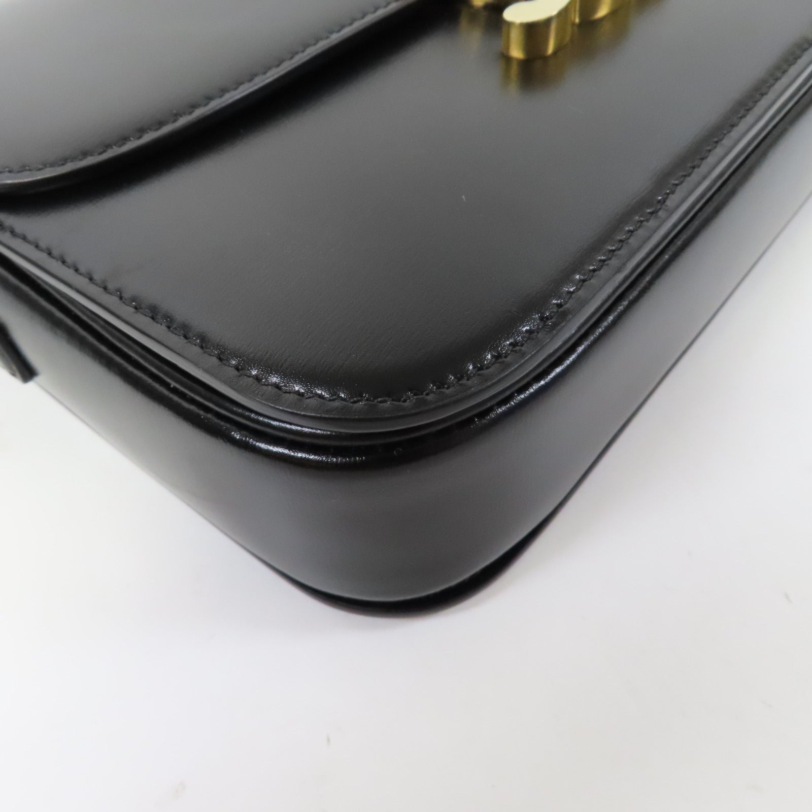 CELINE 牛皮皮革Triomphe Medium金扣肩背袋黑色