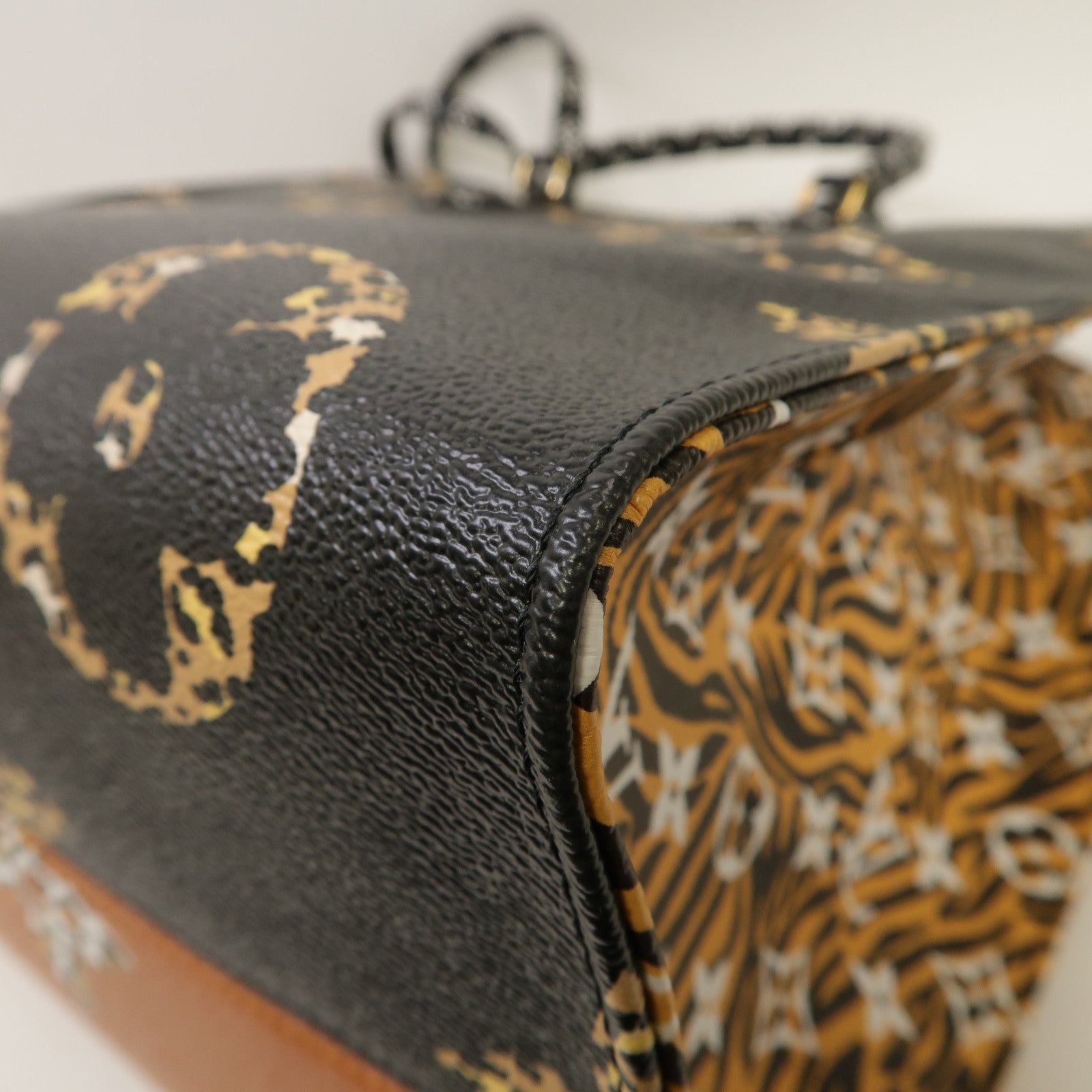 LOUIS VUITTON 【激減優惠】Monogram Jungle On The Go GM金扣手挽肩背兩用袋黑色/啡色