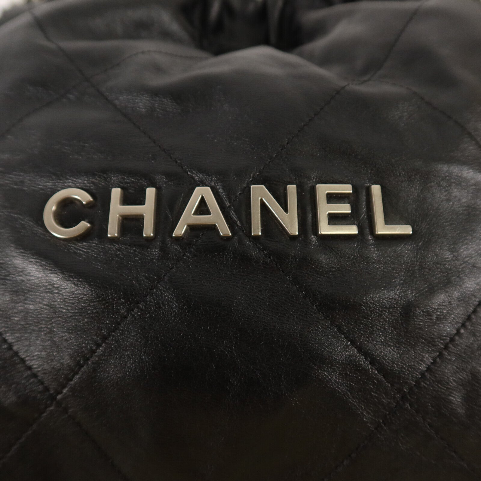 CHANEL 牛皮皮革Chanel 22 Small銀扣鏈帶肩背袋