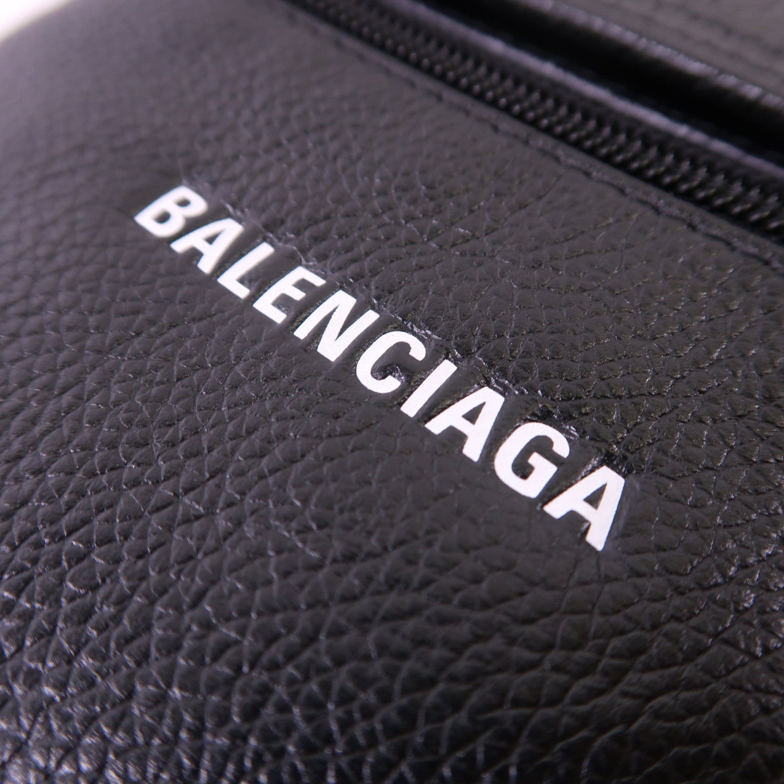 BALENCIAGA 牛皮皮革Explorer Pouch肩背袋