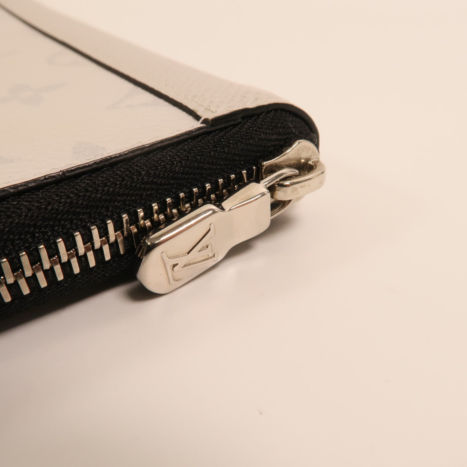 LOUIS VUITTON Taigarama Zippy Wallet銀扣長錢包