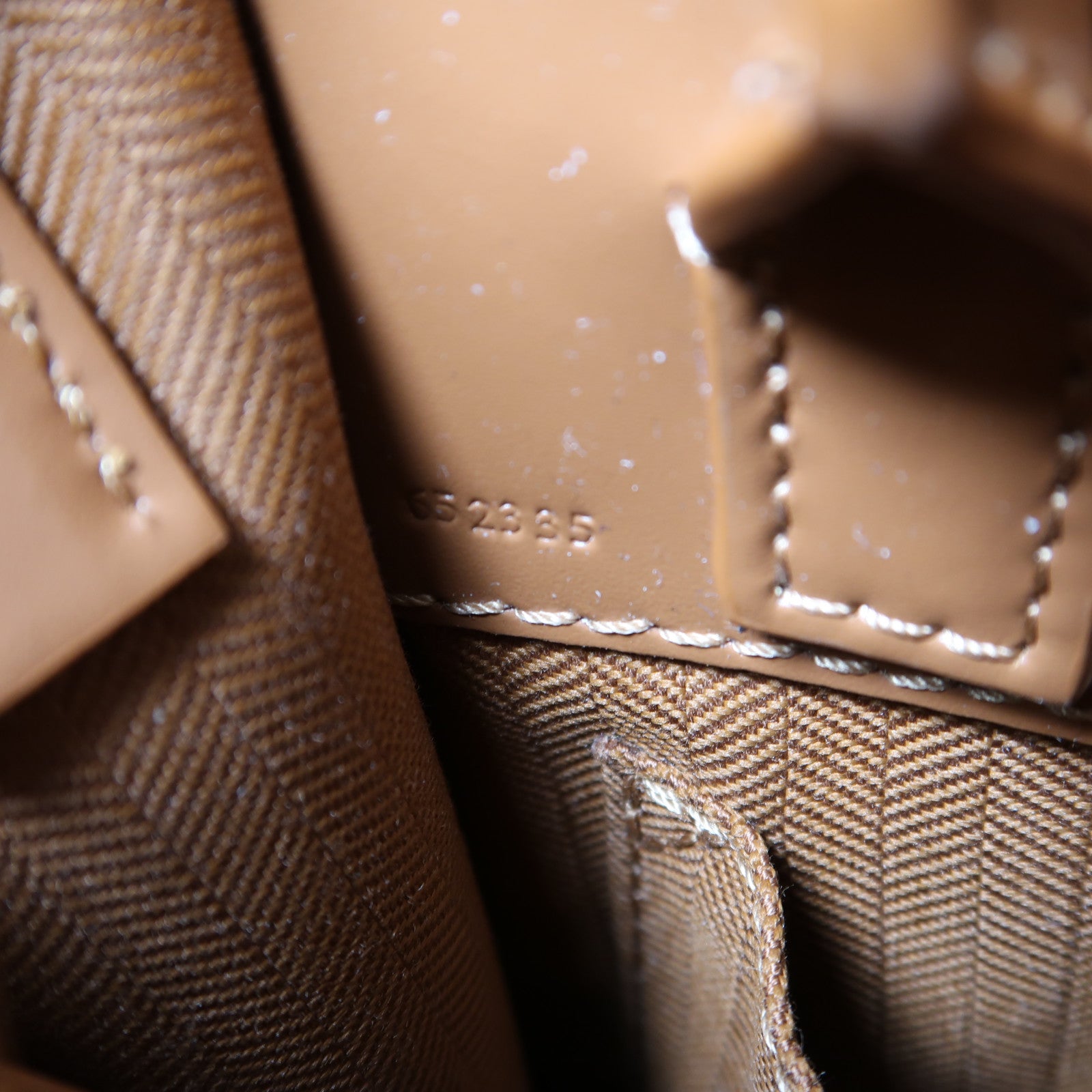 LOEWE 牛皮皮革Standard A5 Tote Bag金扣手挽肩背兩用袋啡色