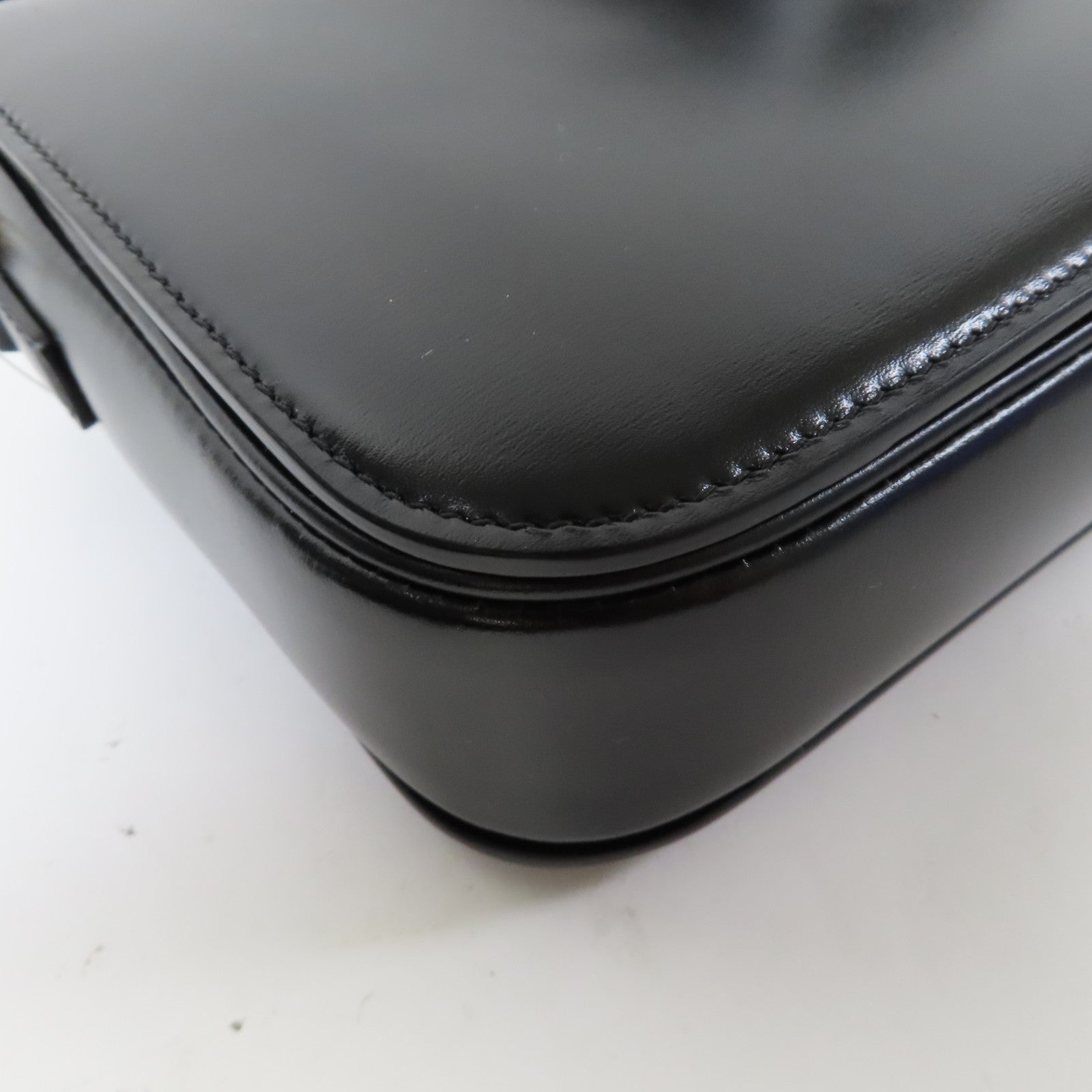 CELINE 牛皮皮革Triomphe Medium金扣肩背袋黑色