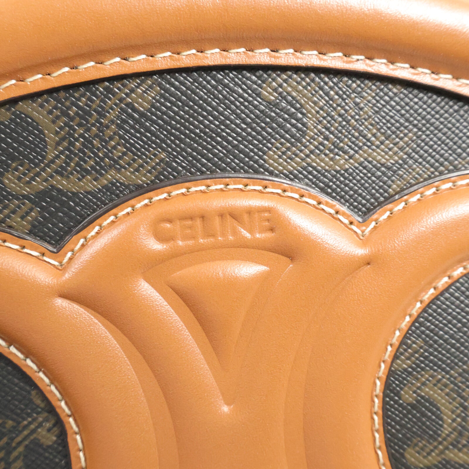 CELINE 牛皮皮革/塗層帆布Cuir Triomphe Oval肩背袋