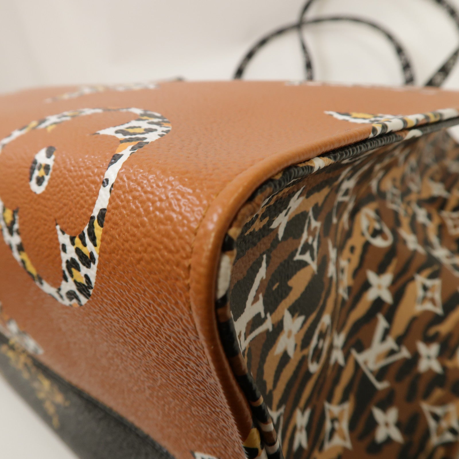LOUIS VUITTON 【激減優惠】Monogram Jungle On The Go GM金扣手挽肩背兩用袋黑色/啡色