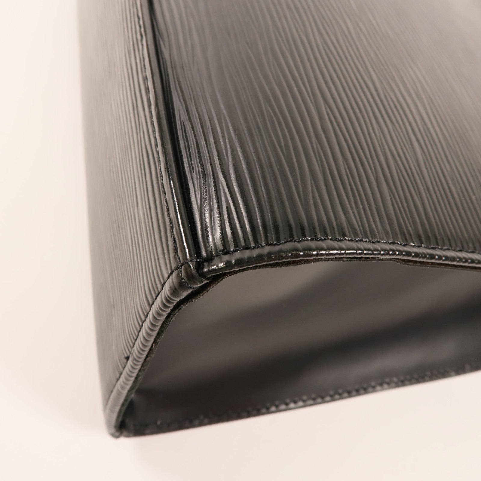 LOUIS VUITTON Epi Croistte PM金扣手挽袋