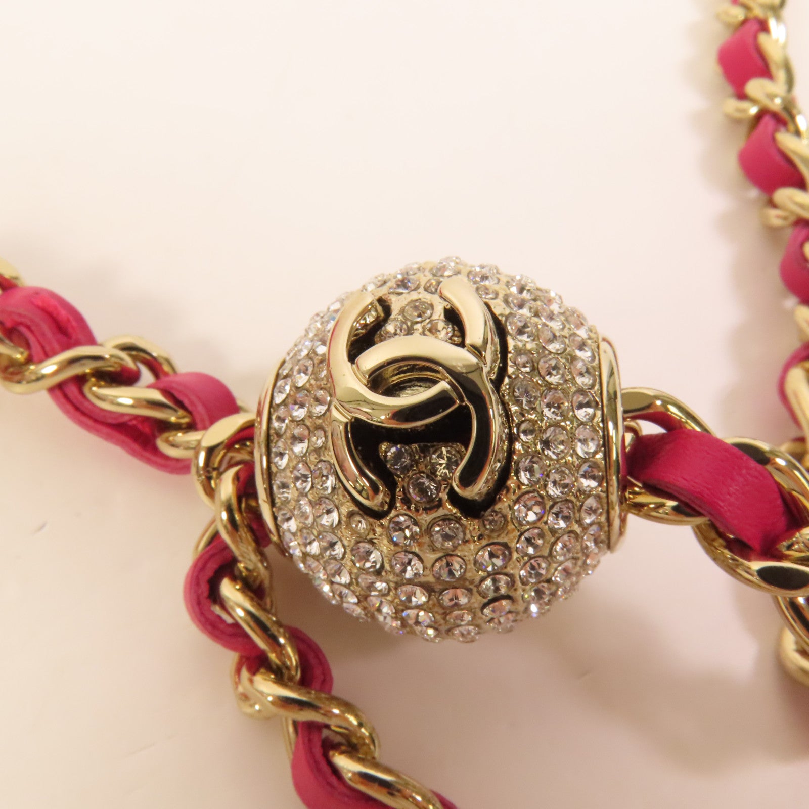 CHANEL 天鵝絨WOC Wallet On Chain金扣鏈帶肩背袋