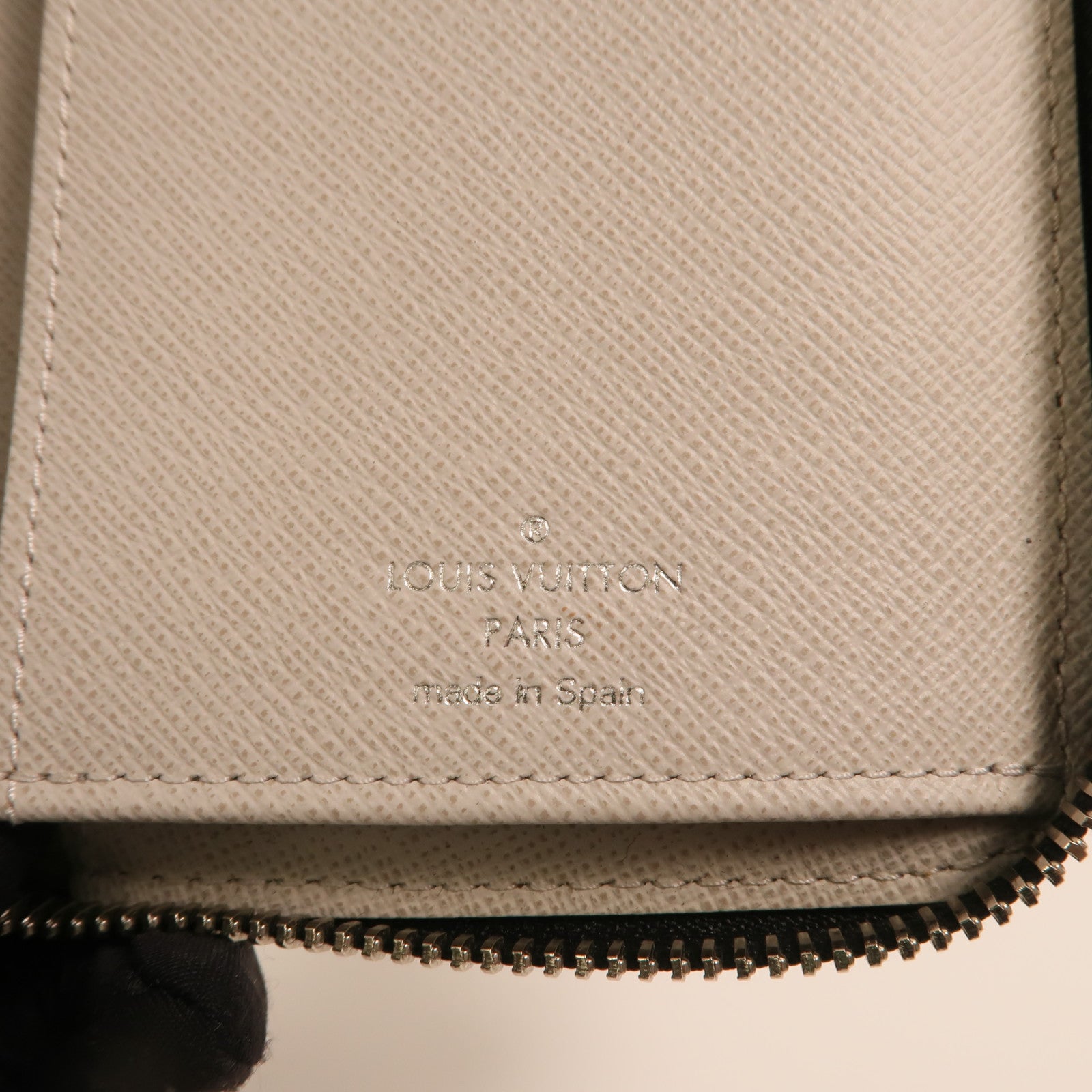 LOUIS VUITTON Taigarama Zippy Wallet銀扣長錢包