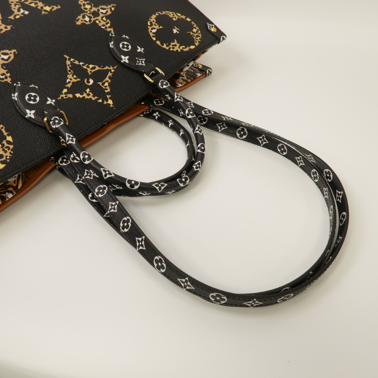LOUIS VUITTON 【激減優惠】Monogram Jungle On The Go GM金扣手挽肩背兩用袋黑色/啡色