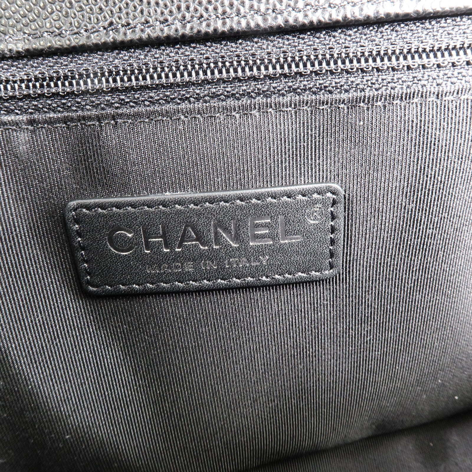 CHANEL 牛皮皮革Boy 28鏈帶肩背袋