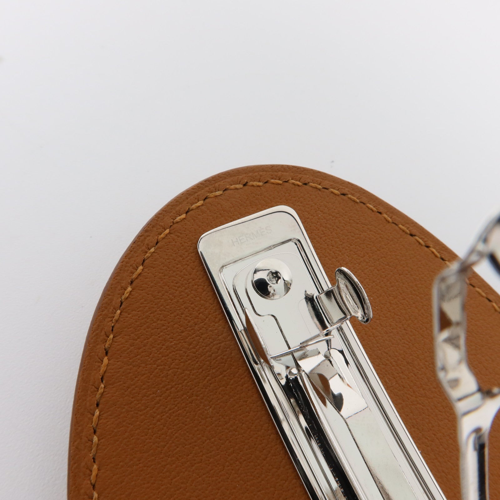 HERMES Swift皮革/金屬Evelyne GM Hair Clip銀扣髮夾Gold